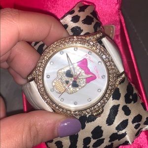 Skull betsey johnson watch⭐️